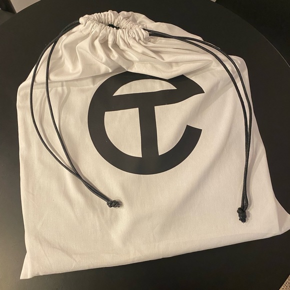 TELFAR - Picture 3 of 11